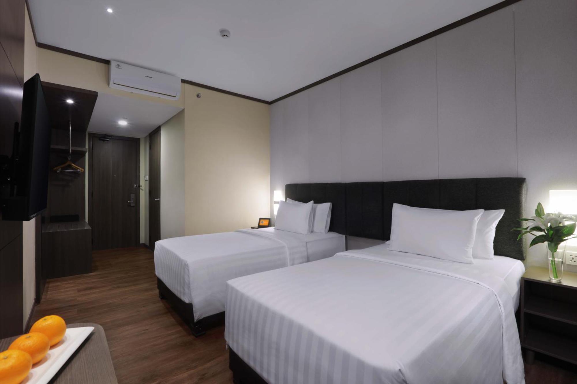 Harper Premier Nagoya Batam Hotell Exteriör bild