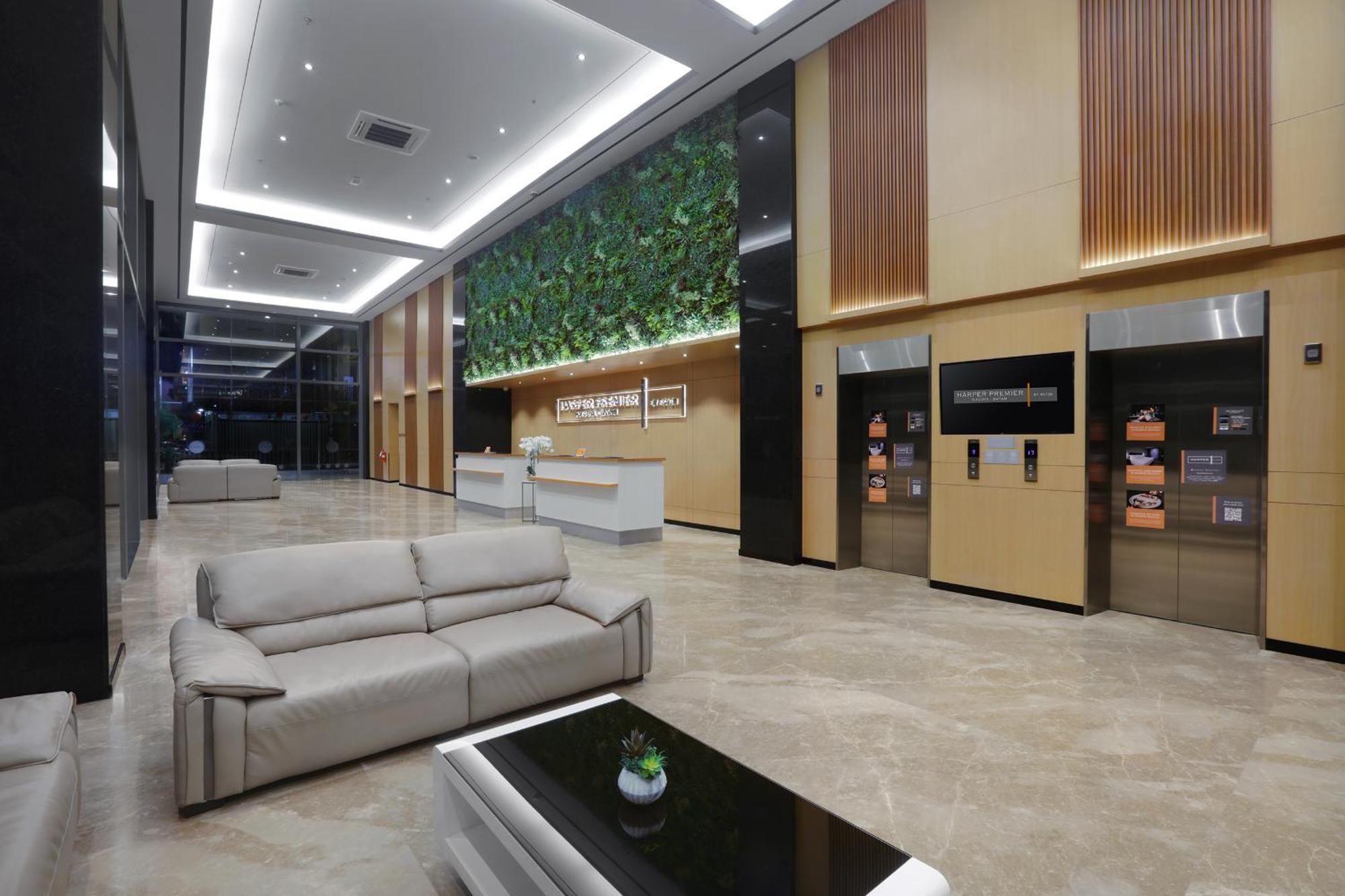 Harper Premier Nagoya Batam Hotell Exteriör bild