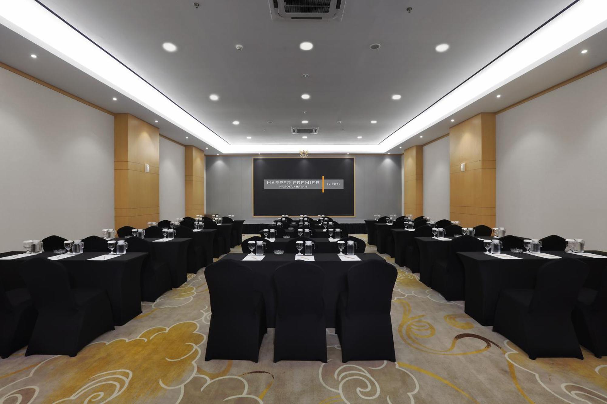 Harper Premier Nagoya Batam Hotell Exteriör bild