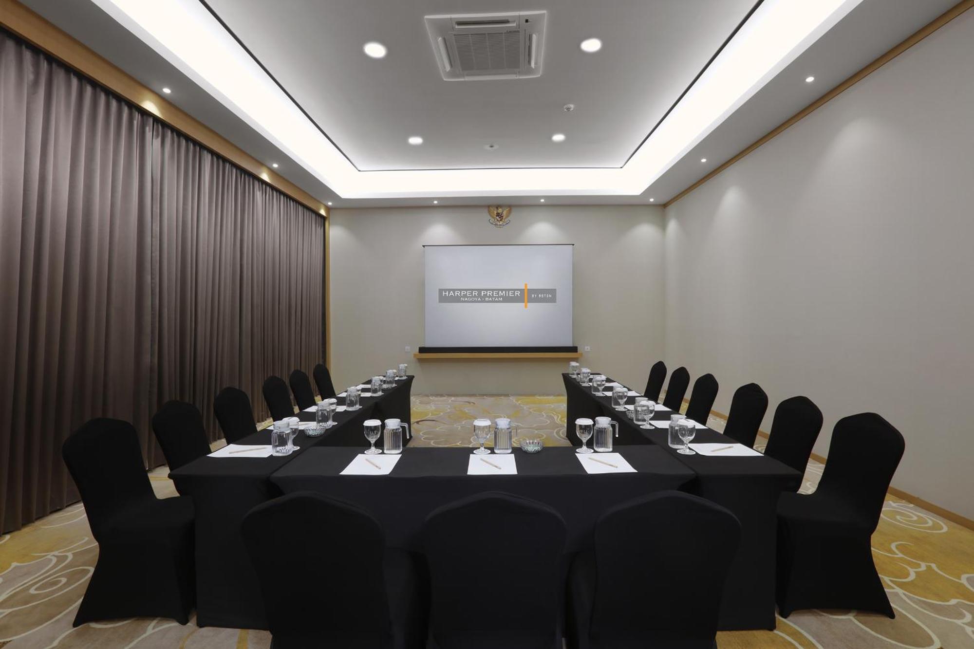 Harper Premier Nagoya Batam Hotell Exteriör bild